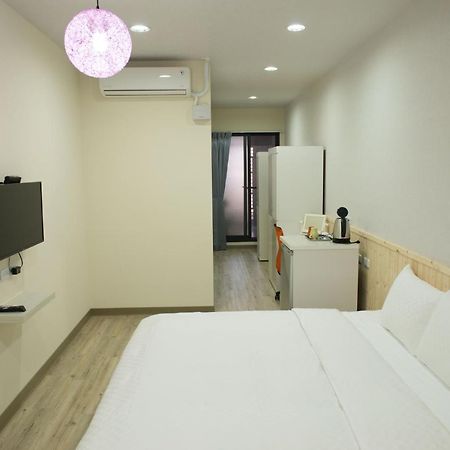 Didi House無人化自助入住#附車位有限須預約 Leilighet Tainan Eksteriør bilde