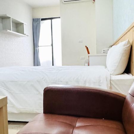 Didi House無人化自助入住#附車位有限須預約 Leilighet Tainan Eksteriør bilde